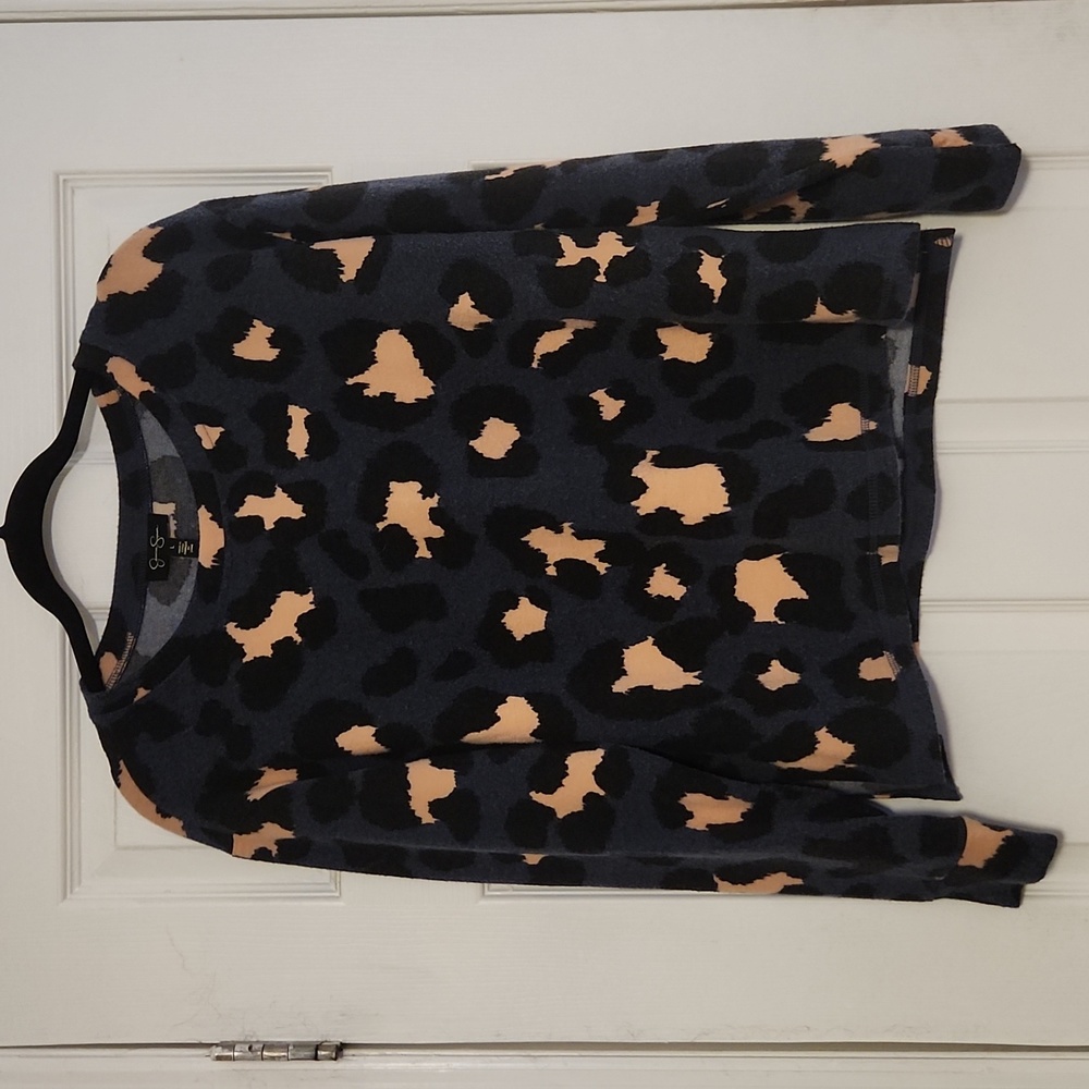 Jessica Simpson Leopard pullover
